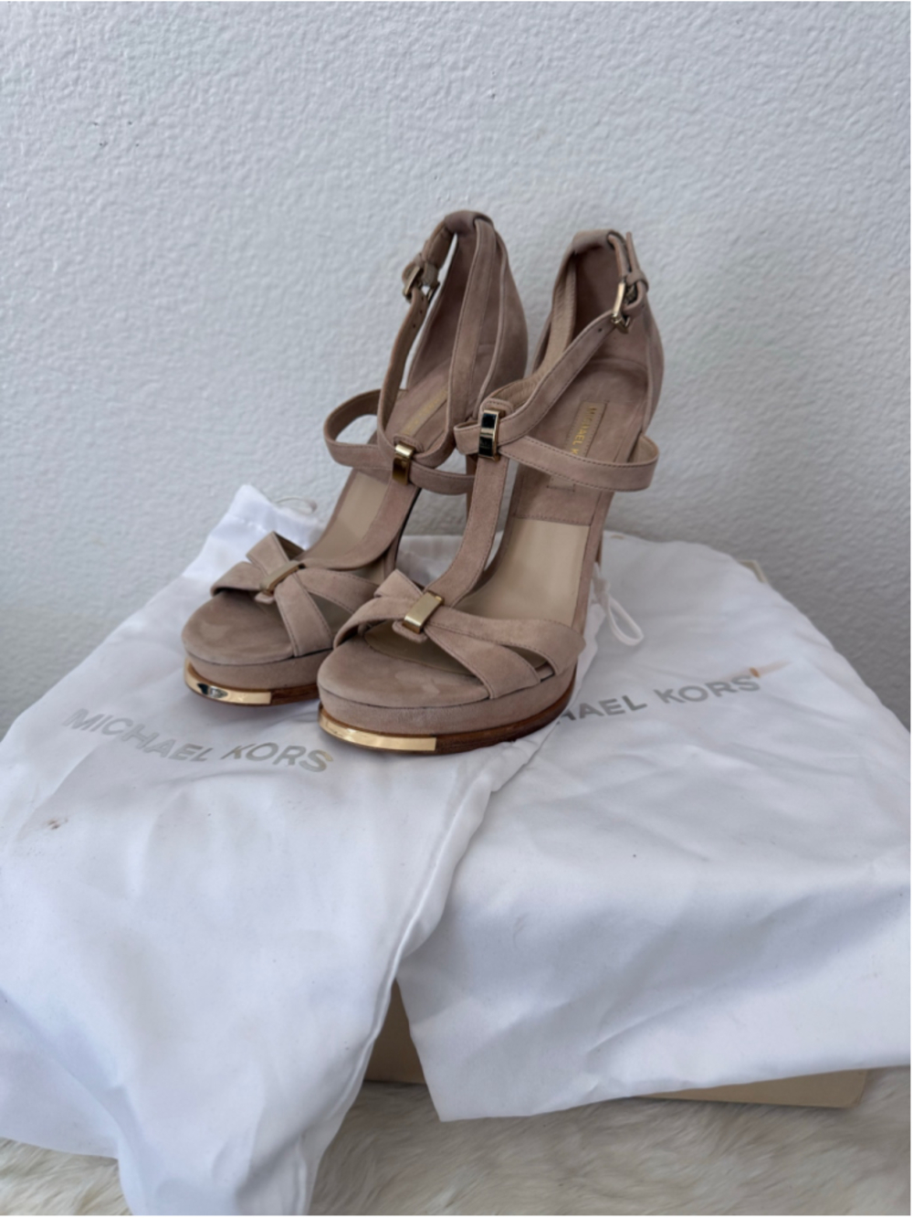 Women's Michael Kors Beige Suede Platform Heels Size 7.5